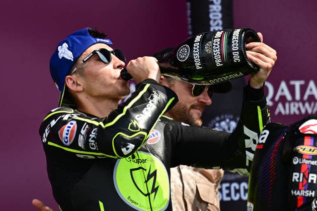 motor racing, Motorsport Moto GP Qatar Airways Grand Prix of Great Britain Superfile Trackhouse MotoGP Team rider Raul Fernandez (25) drinks Prosecco Doc on the podium during the Moto GP Qatar Airways Grand Prix of Great Britain at Silverstone, Towcester, UK on 9 August 2026. Towcester Silverstone Northamptonshire UK Editorial use only , Copyright: xDennisxGoodwinx PSI-24671-0040