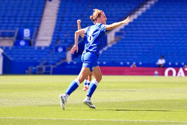 Brighton and Hove Albion Women v Paris Saint-Germain Women Pre-Season Friendly Maisie Symonds of Brighton and Hove Albion Women scores from a direct freekick during the Pre-Season Friendly match at the American Express Stadium, Brighton and Hove 09 08 2026 UK Newspapers OUT Copyright: xNeilxHolmesx FIL-23742-0015
