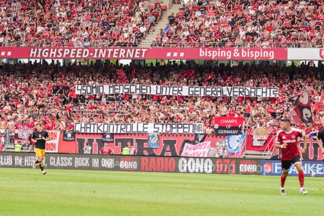 Choreo der Heimfans des 1.FC Nuernberg, GER, 1. FC Nuernberg vs. Dynamo Dresden, Fussball, 2. Bundesliga, 1. Spieltag, Saison 2026 2027, 09.08.2026, DFL REGULATIONS PROHIBIT ANY USE OF PHOTOGRAPHS AS IMAGE SEQUENCES AND OR QUASI-VIDEO, GER, 1. FC Nuernberg vs. Dynamo Dresden, Fussball, 2. Bundesliga, 1. Spieltag, Saison 2026 2027, 09.08.2026, Nuernberg *** Choreography by the home fans of 1 FC Nuremberg, GER, 1 FC Nuremberg vs. Dynamo Dresden, Soccer, 2. Bundesliga, Matchday 1, 2026–2027 Season, August 9, 2026, DFL regulations prohibit any use of photographs as image sequences and or quasi-video, GER, 1 FC Nuremberg vs. Dynamo Dresden, soccer, 2. Bundesliga, Matchday 1, 2026–2027 season, August 9, 2026, Nuremberg Copyright: xEibner-Pressefoto MaxxVogelx EP_MVL