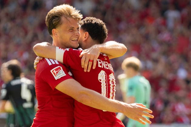 09.08.2026: Fußball: Energie Cottbus - Hannover 96, 2. Spieltag im LEAG Energie Stadion. Torjubel Tolcay Cigerci (Energie Cottbus, 10) und Moritz Hannemann (Energie Cottbus, 11) nach seinem Tor zur 2:1 Führung für Energie Cottbus WICHTIGER HINWEIS: Gemäß den Vorgaben der DFL und des DFB ist es untersagt, in dem Stadion und oder vom Spiel angefertigte Fotoaufnahmen in Form von Sequenzbildern und oder videoähnlichen Fotostrecken zu verwerten bzw. verwerten zu lassen. *** August 9, 2026: Energie Cottbus vs. Hannover 96, Matchday 2 at the LEAG Energie Stadium: Tolcay Cigerci of Energie Cottbus, No. 10, and Moritz Hannemann of Energie Cottbus, No. 11, celebrate after his goal gave Energie Cottbus a 2–1 lead. IMPORTANT NOTICE: In accordance with the regulations of the DFL and the DFB, it is prohibited to use or allow the use of photographs taken in the stadium and or during the game in the form of sequential images and or video-like photo sequences Copyright: xJamesxZabelx
