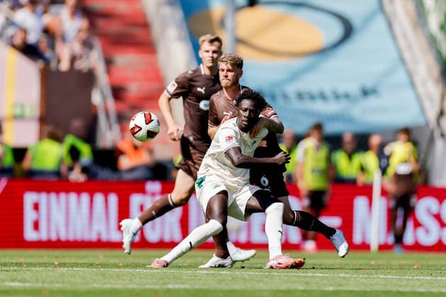 Hamburg, 9. August 2026 - Fußball, 2. Bundesliga 2026 27, FC St. Pauli - SpVgg Greuther Fürth: Marcus Mathisen (FC St. Pauli, 6), Omar Sillah (SpVgg Greuther Fürth, 42) DFL REGULATIONS PROHIBIT ANY USE OF PHOTOGRAPHS AS IMAGE SEQUENCES AND OR QUASI-VIDEO. *** Hamburg, August 9, 2026 Soccer, 2026–27 2. Bundesliga, FC St. Pauli vs. SpVgg Greuther Fürth; Marcus Mathisen (FC St. Pauli), 6; Omar Sillah (SpVgg Greuther Fürth), 42. DFL regulations prohibit any use of photographs as image sequences and or quasi-video.