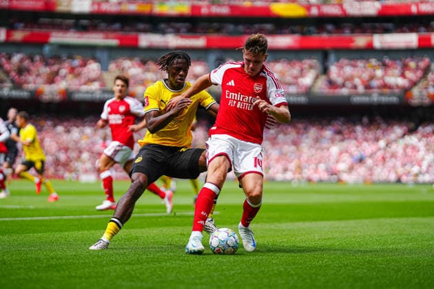 Joane Gadou (Borussia Dortmund, 22), Viktor Gyökeres (FC Arsenal, 14) GER, FC Arsenal vs. Borussia Dortmund, Fußball, Emirates Cup 2026, Saison 2026 2027, 09.08.2026 GER, FC Arsenal vs. Borussia Dortmund, Fußball, Emirates Cup 2026, Saison 2026 2027, 09.08.2026 London *** Joane Gadou, Borussia Dortmund, 22, Viktor Gyökeres, Arsenal, 14 GER, Arsenal vs. Borussia Dortmund, Soccer, Emirates Cup 2026, 2026–2027 Season, August 9, 2026 GER, Arsenal FC vs. Borussia Dortmund, Soccer, 2026 Emirates Cup, 2026–2027 Season, August 9, 2026 London Copyright: xEibner-Pressefoto MarcelxvonxFehrnx EP_MFN_P