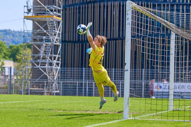 Jaason Jantunen (SC Freiburg II, 23) pariert den Aalener Freistoss GER, VfR Aalen vs. SC Freiburg II, Fussball, Herren, Regionalliga Suedwest, 1. Spieltag, Spielzeit 2026 2027, 09.08.2026 GER, VfR Aalen vs. SC Freiburg II, Fussball, Herren, Regionalliga Suedwest, 1. Spieltag, Spielzeit 2026 2027, 09.08.2026 Aalen *** Jaason Jantunen of SC Freiburg II, 23, saves Aalen s free kick GER, VfR Aalen vs. SC Freiburg II, Soccer, Men s, Regionalliga Southwest, Matchday 1, 2026–2027 season, August 9, 2026 GER, VfR Aalen vs. SC Freiburg II, Soccer, Men’s, Regionalliga Southwest, Matchday 1, 2026–2027 season, August 9, 2026 Aalen Copyright: xEibner-Pressefotox EP_ODS