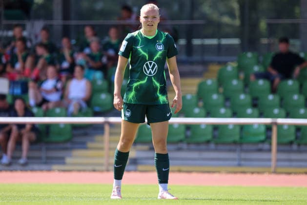 Bremen, Deutschland: 09.08.2026 - Testspiel - SV Werder Bremen Frauen vs. VfL Wolfsburg Frauen Im Bild: Anny Kerim-Lindland (Wolfsburg) *** Bremen, Germany, August 9, 2026: Friendly match between SV Werder Bremen Women and VfL Wolfsburg Women. Pictured: Anny Kerim Lindland of Wolfsburg Copyright: HMBxMedia MadeleinexFantini
