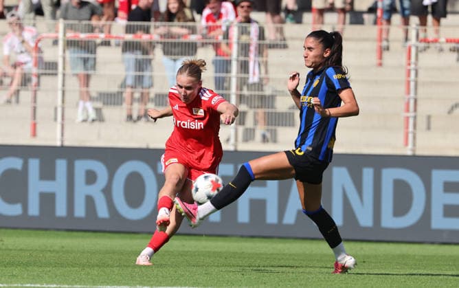 Lisa Heiseler, Masa Tomasevic Zweikampf Spielszene Aktion Fußball Fussball Testspiel Frauen Damen Bundesliga Saison 2026 2027 09.08.2026 1.FC Union Berlin FCU vs Inter Mailand DFL regulations prohibit any use of photographs as image sequences and or quasi-video *** Lisa Heiseler, Masa Tomasevic, tackle, game scene, action, sports, soccer, women s soccer, friendly match, Bundesliga, 2026–2027 season, September 8, 2026, 1. FC Union Berlin (FCU) vs. Inter Milan. DFL regulations prohibit any use of photographs as image sequences and or quasi-video.