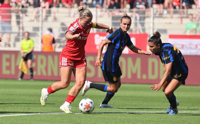 Lisa Heiseler am Ball, Lina Magull, Elisa Bartoli Zweikampf Spielszene Aktion Fußball Fussball Testspiel Frauen Damen Bundesliga Saison 2026 2027 09.08.2026 1.FC Union Berlin FCU vs Inter Mailand DFL regulations prohibit any use of photographs as image sequences and or quasi-video *** Lisa Heiseler with the ball, Lina Magull, Elisa Bartoli, tackle, match scene, action, sports, soccer, women s soccer, friendly match, Women s Bundesliga, 2026–2027 season, September 8, 2026, 1. FC Union Berlin (FCU) vs. Inter Milan. DFL regulations prohibit any use of photographs as image sequences and or quasi-video.