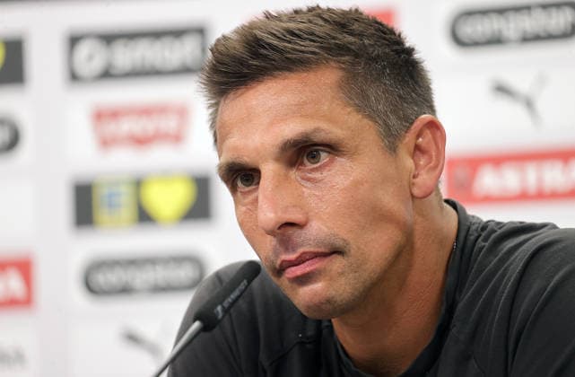 Trainer Marcel Rapp (St. Pauli) Fussball, 2.Liga, Saison 2026-2027 Herren, FC St.Pauli gegen Greuther Fuerth, 1-1 DFL REGULATIONS PROHIBIT ANY USE OF PHOTOGRAPHS AS IMAGE SEQUENCES AND OR QUASI-VIDEO. *** Coach Marcel Rapp, St. Pauli Soccer, 2nd Division, 2026–2027 Men s Season, FC St. Pauli vs. Greuther Fürth, 1–1. DFL regulations prohibit any use of photographs as image sequences and or quasi-video.