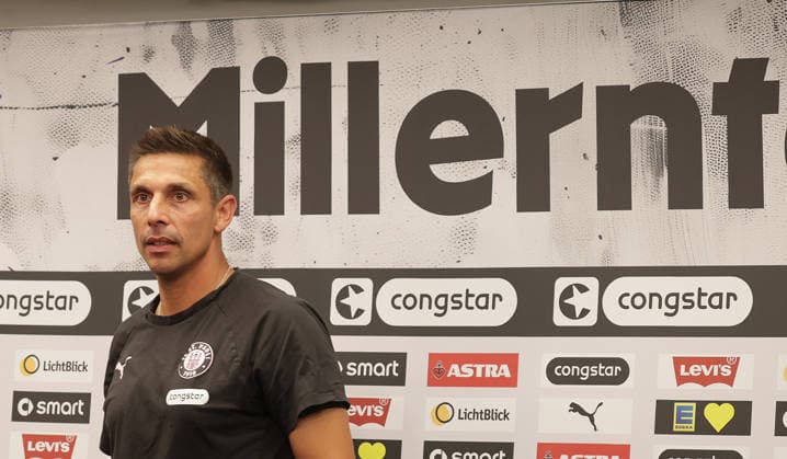 Trainer Marcel Rapp (St. Pauli) Fussball, 2.Liga, Saison 2026-2027 Herren, FC St.Pauli gegen Greuther Fuerth, 1-1 DFL REGULATIONS PROHIBIT ANY USE OF PHOTOGRAPHS AS IMAGE SEQUENCES AND OR QUASI-VIDEO. *** Coach Marcel Rapp, St. Pauli Soccer, 2nd Division, 2026–2027 Men s Season, FC St. Pauli vs. Greuther Fürth, 1–1. DFL regulations prohibit any use of photographs as image sequences and or quasi-video.