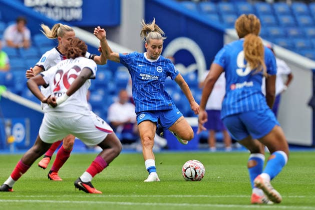 Brighton and Hove Albion Women v Paris Saint-Germain Women Pre-Season Friendly Jelena Cankovic of Brighton and Hove Albion Women gets crowded out during the Pre-Season Friendly match at the American Express Stadium, Brighton and Hove 09 08 2026 UK Newspapers OUT Copyright: xNeilxHolmesx FIL-23742-0016