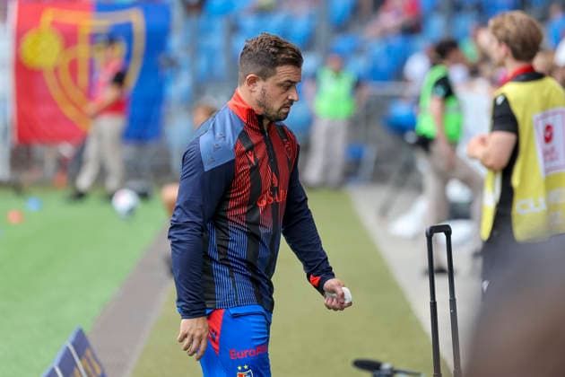 Xherdan Shaqiri (FC Basel, 10) vor Spielbeginn zur Bank , Schweiz, Fussball, Super League, 3.Spieltag, 2026 2027, FC Basel 1893 vs. FC Thun, 09.08.2026, Basel Sankt Jakob Park Schweiz *** Xherdan Shaqiri, FC Basel, on the bench 10 minutes before kickoff, Switzerland, soccer, Super League, Matchday 3, 2026–2027, FC Basel 1893 vs. FC Thun, August 9, 2026, St. Jakob Park, Basel, Switzerland Copyright: xGrantxHubbsx