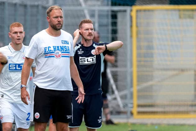 Daniel Brinkmann (Trainer, Cheftrainer, FC Hansa), Einzelbild, Einzelfoto, Aktion, Action, 09.08.2026, Sinsheim (Deutschland), Fussball, 3. Liga, TSG 1899 Hoffenheim II - Hansa Rostock, DFB DFL REGULATIONS PROHIBIT ANY USE OF PHOTOGRAPHS AS IMAGE SEQUENCES AND OR QUASI-VIDEO. *** Daniel Brinkmann, Coach, Head Coach, FC Hansa, Single Image, Single Photo, Action, 09 08 2026, Sinsheim, Germany, soccer, 3rd Division, TSG 1899 Hoffenheim II vs. Hansa Rostock, DFB and DFL regulations prohibit any use of photographs as image sequences and or quasi-video xozx