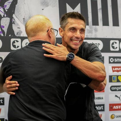 Heiko Vogel Trainer ( Fuerth ) Trainer Marcel Rapp ( Pauli ) Deutschland , Hamburg , Millerntorstadion , Fussball , 2 . Bundesliga , FC St Pauli - SPVGG Greuther Fürth *** Heiko Vogel, Coach of Fürth; Marcel Rapp, Coach of St. Pauli; Germany; Hamburg; Millerntor Stadium; soccer; 2. Bundesliga; FC St. Pauli; SPVGG Greuther Fürth