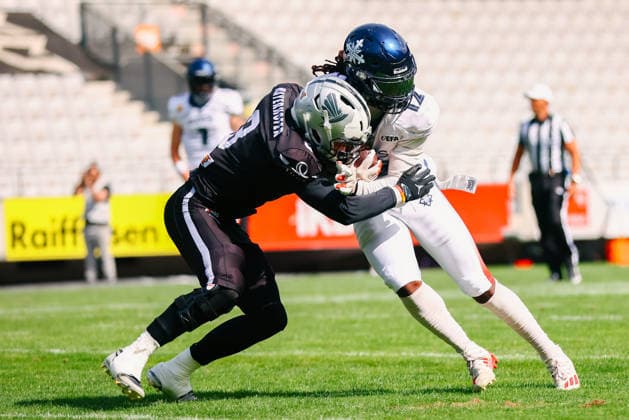 AMERICAN FOOTBALL - EFA, Raiders vs Musketeers INNSBRUCK,AUSTRIA,09.AUG.26 - AMERICAN FOOTBALL - EFA, Raiders Tirol vs Paris Musketeers. Image shows Hugo Tekedam (Musketeers) and Raphael Stauder (Raiders).  GEPAxpictures xOleskiixMarusyk