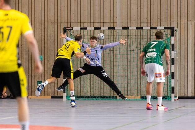 Julian BUCHELE (FRISCH AUF! Goeppingen, 01) mit einer Parade GER, FRISCH AUF! Goeppingen vs. TVB Stuttgart, Handball, Vorbereitung, Turnier, S-Cup Altensteig, Finale, Spielzeit 2026 2027, 09.08.2026, GER, FRISCH AUF! Goeppingen vs. TVB Stuttgart, Handball, Vorbereitung, Turnier, S-Cup Altensteig, Finale, Spielzeit 2026 2027, 09.08.2026, Altensteig *** Julian BUCHELE FRISCH AUF Goeppingen, 01 with a save GER, FRISCH AUF Goeppingen vs. TVB Stuttgart, Handball, Preseason, Tournament, S Cup Altensteig, Final, 2026–2027 Season, August 9, 2026, GER, FRISCH AUF Goeppingen vs. TVB Stuttgart, Handball, Preseason, Tournament, S Cup Altensteig, Final, 2026–2027 Season, August 9, 2026, Altensteig Copyright: xEibnerxPressefoto OliverxSchmidtx EP_OST