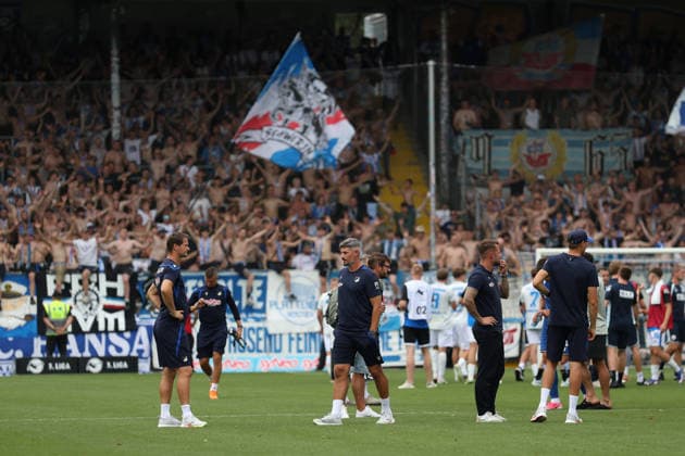 Enttaeuscht auf dem Spielfeld, Stefan Kleineheismann (TSG Hoffenheim II, Cheftrainer) nach verlorenem Spiel mit 2:3 GER, TSG Hoffenheim II - Hansa Rostock Fussball 1.Spieltag Spielzeit 2026 2027 3.Liga 09.08.2026 (DFL DFB REGULATIONS PROHIBIT ANY USE OF PHOTOGRAPHS as IMAGE SEQUENCES and or QUASI-VIDEO). GER TSG Hoffenheim II - Hansa Rostock Fussball 1.Spieltag Spielzeit 2026 2027 09.08.2026 Hoffenheim *** Disappointed on the field, Stefan Kleineheismann, head coach of TSG Hoffenheim II, after a 2–3 loss to GER, TSG Hoffenheim II vs. Hansa Rostock, Soccer, Matchday 1, 2026–2027 Season, 3. Liga, August 9, 2026. DFL and DFB regulations prohibit any use of photographs as image sequences and or quasi-VVIDEO GER TSG Hoffenheim II vs. Hansa Rostock Soccer Matchday 1, 2026–2027 Season, August 9, 2026, Hoffenheim Copyright: xEibner-Pressefoto JoergxHirschx EP_JHH