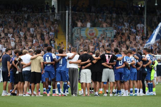 Enttaeuscht auf dem Spielfeld, TSG Hoffenheim nach verlorenem Spiel mit 2:3 GER, TSG Hoffenheim II - Hansa Rostock Fussball 1.Spieltag Spielzeit 2026 2027 3.Liga 09.08.2026 (DFL DFB REGULATIONS PROHIBIT ANY USE OF PHOTOGRAPHS as IMAGE SEQUENCES and or QUASI-VIDEO). GER TSG Hoffenheim II - Hansa Rostock Fussball 1.Spieltag Spielzeit 2026 2027 09.08.2026 Hoffenheim *** Disappointed on the field, TSG Hoffenheim after losing 2–3 to GER, TSG Hoffenheim II vs. Hansa Rostock Soccer Matchday 1, 2026–2027 Season, 3. Liga, August 9, 2026. DFL and DFB regulations prohibit any use of photographs as image sequences and or quasi-VVIDEO GER TSG Hoffenheim II vs. Hansa Rostock Soccer Matchday 1, 2026–2027 Season, August 9, 2026, Hoffenheim Copyright: xEibner-Pressefoto JoergxHirschx EP_JHH