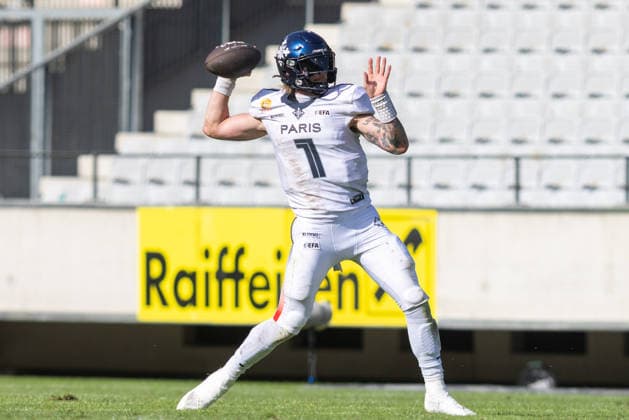 Zachary Edwards (Paris Musketeers, 01) throws the ball, Raiders Tirol vs Paris Musketeers, American Football, EFA, Week 13, 2026, 09.08.2026 Innsbruck Tivoli Sradium Austria Copyright: xPFA BjörnxKeckerx