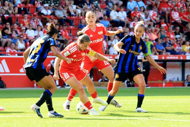 09.08.2026, GER Deutschland, Fussball, 1.Frauen-Fussballbundesliga, 202672027, Alte Foersterei, 1.FC Union vs. Inter Mailand Lisa Heiseler (1.FC Union Berlin 7), Lia Kamber (1.FC Union Berlin 41), Serturini Annamaria (Inter Mailand 15), Magull Lina (Inter Mailand 10) 1. Liga: DFB DFL regulations prohibit any use of photographs as image sequences and or quasi-video) Berlin Stadion Alte Foersterei Berlin Deutschland *** August 9, 2026, GER Germany, Soccer, Women s Bundesliga 1, 202672027, Alte Foersterei, 1. FC Union vs. Inter Milan Lisa Heiseler 1. FC Union Berlin 7, Lia Kamber 1 FC Union Berlin 41, Annamaria Serturini Inter Milan 15, Lina Magull Inter Milan 10. 1st Division. DFB and DFL regulations prohibit any use of photographs as image sequences and or quasi-video. Berlin, Alte Försterei Stadium, Berlin, Germany Copyright: xNordphotox xEnglerx