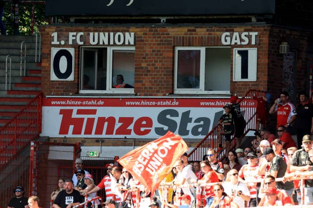 09.08.2026, GER Deutschland, Fussball, 1.Frauen-Fussballbundesliga, 202672027, Alte Foersterei, 1.FC Union vs. Inter Mailand 1.FC Union-Fans, Anzeigetafel mit dem Endergebnis, 0:1 1. Liga: DFB DFL regulations prohibit any use of photographs as image sequences and or quasi-video) Berlin Stadion Alte Foersterei Berlin Deutschland *** August 9, 2026, GER Germany, Soccer, Women s Bundesliga 1, 2026–2027, Alte Foersterei, 1 FC Union vs. Inter Milan, 1 FC Union fans, scoreboard showing the final score, 0–1, 1st Division, DFB DFL regulations prohibit any use of photographs as image sequences and or quasi-video, Berlin, Alte Foersterei Stadium, Berlin, Germany Copyright: xNordphotox xEnglerx