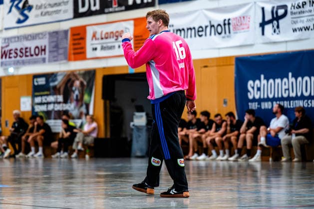 09.08.2026, xdobgx, Handball Heide-Cup 2026, TSV Hannover-Burgdorf - Handball Club Hamburg v.l. Robin Paulsen Haug (Handball Verein Hamburg, 16) Jubelt ueber gehaltenen Ball, abgewehrt, gehalten, Torhueter Schneverdingen *** August 9, 2026, xdobgx, Heide Cup 2026 Handball Tournament, TSV Hannover Burgdorf vs. Handball Sport Verein Hamburg (from left: Robin Paulsen, Haug), 16 players celebrating a saved shot—blocked, saved—goalkeeper from Schneverdingen