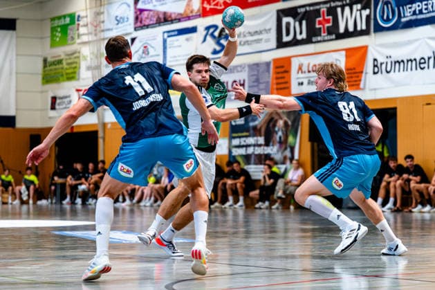 09.08.2026, xdobgx, Handball Heide-Cup 2026, TSV Hannover-Burgdorf - Handball Club Hamburg v.l. Nicolaj Jorgensen (Handball Verein Hamburg, 11), Renars UÅ¡Äins (TSV Hannover-Burgdorf, 10) am Ball, plays the ball, Martin Hovde (Handball Sport Verein Hamburg, 81) Schneverdingen *** August 9, 2026, xdobgx, 2026 Heide Cup Handball Tournament, TSV Hannover Burgdorf vs. Handball Sport Verein Hamburg, 11, Renars Uöcjoins TSV Hannover Burgdorf, 10 on the ball, plays the ball, Martin Hovde Handball Sports Club Hamburg, 81 Schneverdingen