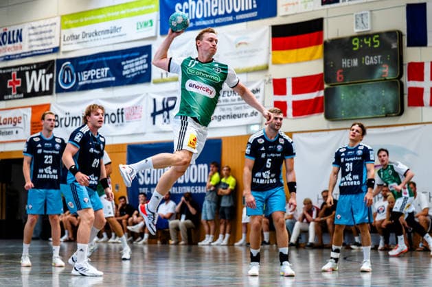 09.08.2026, xdobgx, Handball Heide-Cup 2026, TSV Hannover-Burgdorf - Handball Club Hamburg v.l. Einar Olafsson (Handball Verein Hamburg, 23), Martin Hovde (Handball Sport Verein Hamburg, 81), August Pedersen (TSV Hannover-Burgdorf, 17), Oliver Norlyk (Handball Sport Verein Hamburg, 5), Levin Unbehaun (Handball Sport Verein Hamburg, 31) Schneverdingen *** August 9, 2026, xdobgx, 2026 Heide Cup Handball Tournament, TSV Hannover Burgdorf vs. Handball Sport Verein Hamburg: Einar Olafsson (Handball Sport Verein Hamburg), 23; Martin Hovde (Handball Sport Verein Hamburg), 81; August Pedersen, TSV Hannover Burgdorf, 17, Oliver Norlyk, Handball Sport Verein Hamburg, 5, Levin Unbehaun, Handball Sport Verein Hamburg, 31, Schneverdingen