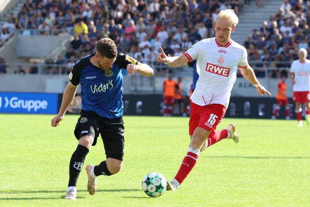 09.08.2026, xrekx, Fussball 3.Liga, 1.FC Saarbruecken - Rot-Weiss Essen v.l. Christian Kuehlwetter (1. FC Saarbruecken) Ben Huening (Rot-Weiss Essen) Zweikampf, Aktion, action, battle for the ball (DFL DFB REGULATIONS PROHIBIT ANY USE OF PHOTOGRAPHS as IMAGE SEQUENCES and or QUASI-VIDEO) Saarbruecken *** August 9, 2026, xrekx, Soccer 3rd Division, 1. FC Saarbrücken vs. Rot-Weiss Essen – Christian Kuehlwetter (1. FC Saarbrücken) vs. Ben Huening (Rot-Weiss Essen) – tackle, Action, battle for the ball. DFL and DFB regulations prohibit any use of photographs as image sequences and or quasi-video. Saarbrücken