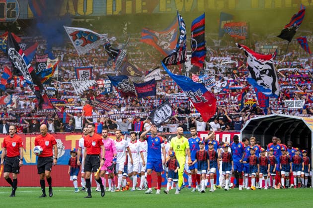 BASEL, SWITZERLAND - JULY 18: FC Basel and FC Thun Walk in the stadion prior the pre-season friendly match between FC Basel 1893 and Juventus at St. Jakob Stadium on July 18, 2026 in Basel, Switzerland. *** BASEL, SWITZERLAND, JULY 18: FC Basel and FC Thun walk through the stadium prior to the preseason friendly match between FC Basel 1893 and Juventus at St. Jakob Stadium on July 18, 2026, in Basel, Switzerland Copyright: xJustPictures.ch PascalxvonxBürenx jp-en-EuSpIm-Pavo_Fotografie-670267