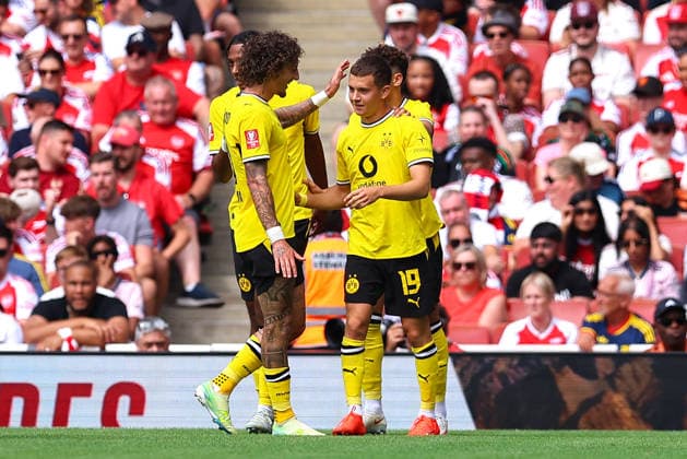 Konstantinos Karetsas of Borussia Dortmund celebrates his goal and his sides second goal during the pre-season friendly match between Arsenal FC and Borussia Dortmund at Emirates Stadium on August 9, 2026 in London, England. (Photo by Ryan Crockett DeFodi Images) - *** Konstantinos Karetsas of Borussia Dortmund celebrates his goal—his team s second—during the preseason friendly match between Arsenal FC and Borussia Dortmund at Emirates Stadium on August 9, 2026, in London, England. Photo by Ryan Crockett, DeFodi Images