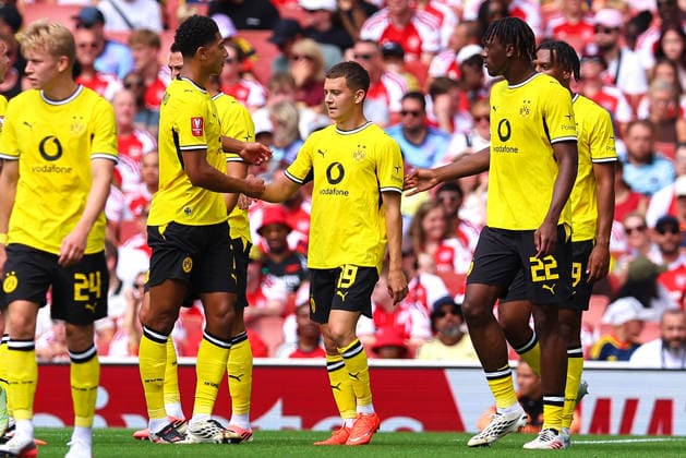 Konstantinos Karetsas of Borussia Dortmund celebrates his goal and his sides second goal during the pre-season friendly match between Arsenal FC and Borussia Dortmund at Emirates Stadium on August 9, 2026 in London, England. (Photo by Ryan Crockett DeFodi Images) - *** Konstantinos Karetsas of Borussia Dortmund celebrates his goal—his team s second—during the preseason friendly match between Arsenal FC and Borussia Dortmund at Emirates Stadium on August 9, 2026, in London, England. Photo by Ryan Crockett, DeFodi Images