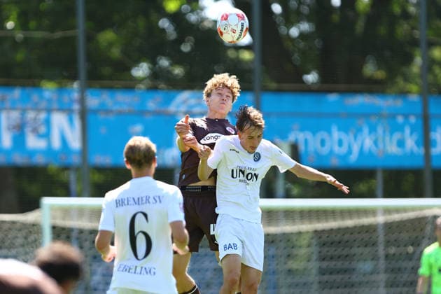 4 Jannik Westphal (FC St. Pauli U23), 11 Bastian Redecker (Bremer SV) Fußball I Herren I Regionalliga Nord I Saison 2026-2027 I 2. Spieltag I FC St. Pauli U23 - Bremer SV I 09.08.2026 I Edmund-Plambeck-Stadion *** 4 Jannik Westphal, FC St. Pauli U23, 11 Bastian Redecker Bremer SV Men s Soccer I Regionalliga Nord I 2026–2027 Season I Matchday 2 I FC St. Pauli U23 vs. Bremer SV I August 9, 2026 I Edmund Plambeck Stadium