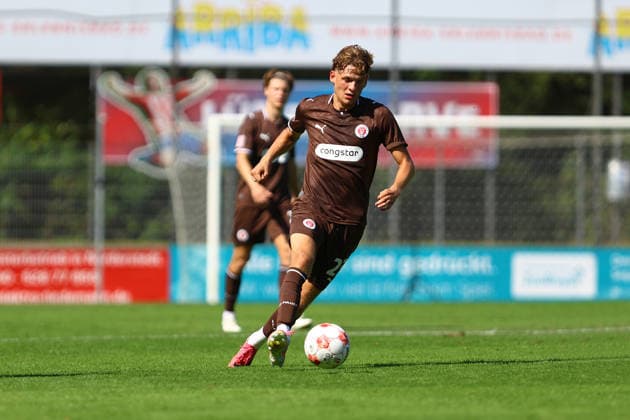 27 Hugo Weber (FC St. Pauli U23) Fußball I Herren I Regionalliga Nord I Saison 2026-2027 I 2. Spieltag I FC St. Pauli U23 - Bremer SV I 09.08.2026 I Edmund-Plambeck-Stadion *** 27 Hugo Weber FC St. Pauli U23 Soccer I Men s I Regionalliga Nord I 2026–2027 Season I Matchday 2 I FC St. Pauli U23 vs. Bremer SV I August 9, 2026 I Edmund Plambeck Stadium