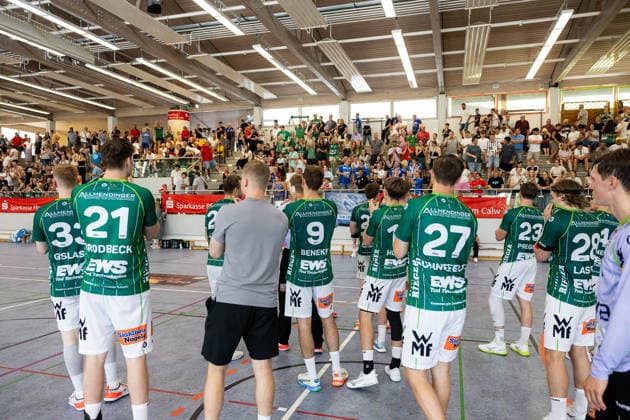 Die Spieler von FRISCH AUF! freuen sich ueber den Turniersieg, Jubel, Freude, Leidenschaft, Erfolg, Emotion, Begeisterung, positive Emotionen GER, FRISCH AUF! Goeppingen vs. TVB Stuttgart, Handball, Vorbereitung, Turnier, S-Cup Altensteig, Finale, Spielzeit 2026 2027, 09.08.2026, GER, FRISCH AUF! Goeppingen vs. TVB Stuttgart, Handball, Vorbereitung, Turnier, S-Cup Altensteig, Finale, Spielzeit 2026 2027, 09.08.2026, Altensteig *** The FRISCH AUF players are celebrating their tournament victory, Jubilation, joy, passion, success, emotion, enthusiasm, positive emotions GER, FRISCH AUF Goeppingen vs. TVB Stuttgart, handball, preseason, tournament, S Cup Altensteig, final, 2026–2027 season, August 9, 2026, GER, FRISCH AUF Göppingen vs. TVB Stuttgart, handball, preseason, tournament, S Cup Altensteig, final, 2026–2027 season, August 9, 2026, Altensteig Copyright: xEibnerxPressefoto OliverxSchmidtx EP_OST