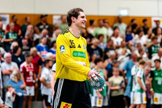 09.08.2026, xdobgx, Handball Heide-Cup 2026, TSV Hannover-Burgdorf - Handball Club Hamburg v.l. Joel Birlehm (TSV Hannover-Burgdorf, 35) lächelnd, freundlicher Gesichtsausdruck, smiling, friendly expression Schneverdingen *** August 9, 2026, xdobgx, 2026 Heide Cup Handball Tournament, TSV Hannover Burgdorf vs. Handball Club Hamburg; from left: Joel Birlehm (TSV Hannover Burgdorf), 35, smiling, friendly expression; Schneverdingen