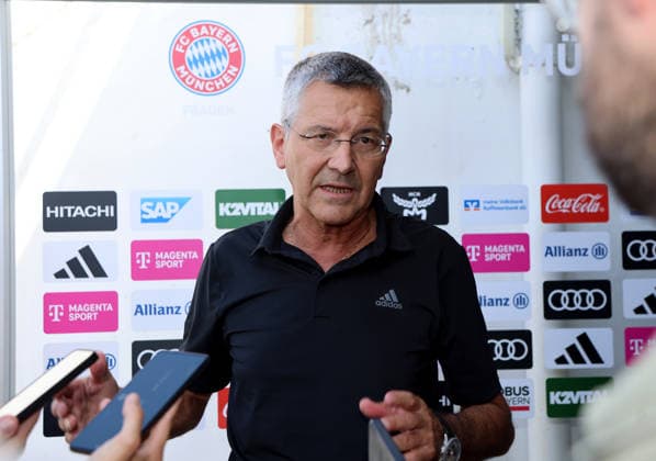 Fussball, Frauen, Saison 2026 2027, FC Bayern München - Paris FC, Freundschaftsspiel, Testspiel, Sportpark Unterhaching Herbert Hainer, Präsident (FC Bayern München) beim Interview *** Soccer, Women, 2026–2027 Season, FC Bayern Munich vs. Paris FC, Friendly Match, Exhibition Match, Sportpark Unterhaching; Herbert Hainer, President of FC Bayern Munich, during an interview