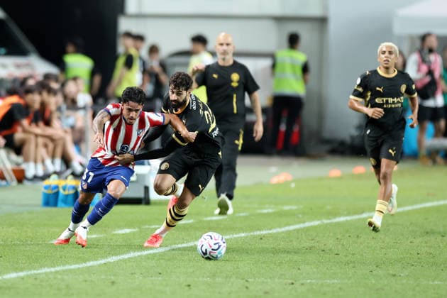 Man City vs Atletico de Madrid pre-season match in Seoul, South Korea Josko Gvardiol (R) of Manchester City FC in action against Iker Luque (R) of Atletico de Madrid during a pre-season friendly soccer match between Manchester City FC and Atletico de Madrid at Seoul World Cup Stadium in Seoul, South Korea, on August 09, 2026. Seoul South Korea  Copyright: xMatrixxImages JungxUi-Chelx