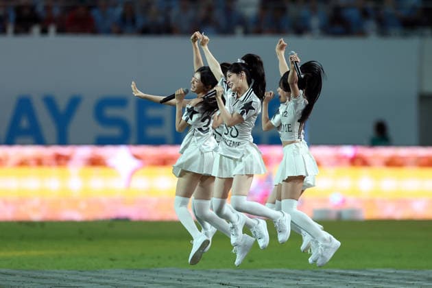Man City vs Atletico de Madrid pre-season match in Seoul, South Korea K-pop girl group RESCENE performs during a pre-season friendly soccer match between Manchester City FC and Atletico de Madrid at Seoul World Cup Stadium in Seoul, South Korea, on August 09, 2026. Seoul South Korea  Copyright: xMatrixxImages JungxUi-Chelx