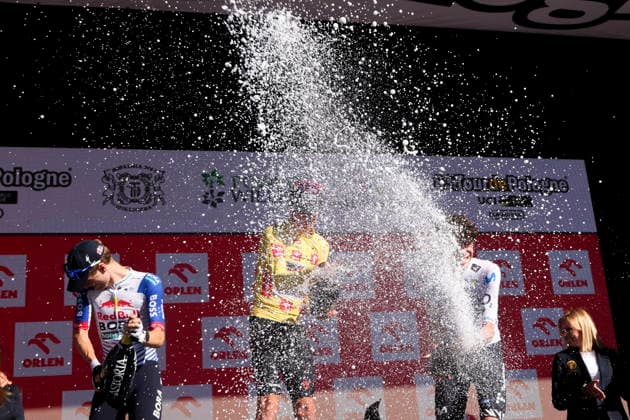 WIELICZKA 09.08.2026 SIODMY ETAP WYSCIG KOLARSKI 83. TOUR DE POLOGNE --- TOUR DE POLOGNE CYCLING RACE SEVENTH STAGE NZ CEREMONIA DEKORACJA CEREMONY FINN FISHER-BLACK MARCO BRENNER IVAN ROMEO SZMPAN CHAMPAIGNE FOT. JACEK STANISLAWEK 400mm.pl NEWSPIX.PL --- newspix.pl 