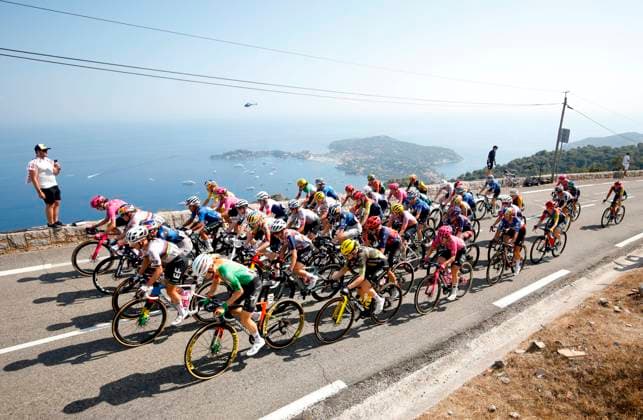 Tour de France féminin PHOTOPQR NICE MATIN Jean François Ottonello ; Nice ; 09 08 2026 ; Tour de Franvce Femmes - Etape 9 Nice-Nice, ici dans le du col d Eze - le peloton maillot jaune dans la premiere montee 9th and final stage of the fifth edition of the Women s Tour de France cycling race, 99.2 km from Nice to Nice, southeastern France on August 9, 2026. Nice France  Copyright: xPHOTOPQR NICExMATIN MAXPPPxJeanxFrançoisxOttonellox 20260809NIM7255 20260809NIM7255