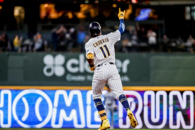 Milwaukee Brewers left fielder Jackson Chourio runs the bases after hitting a home run in the first inning of the MLB, Baseball Herren, USA game between the Minnesota Twins and the Milwaukee Brewers at American Family Field in Milwaukee, Wisconsin on Sunday, August 9, 2026.  MIL20260809805 TANNENxMAURY