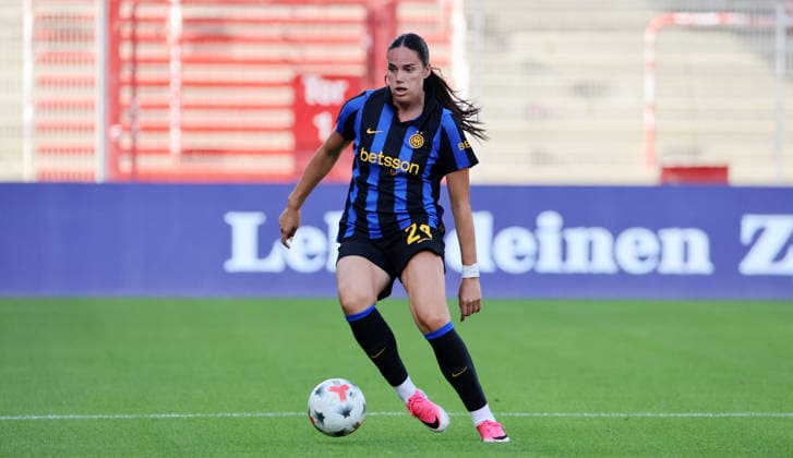 Marija Milinkovic am Ball Einzelbild Freisteller Aktion Fußball Fussball Testspiel Frauen Damen Bundesliga Saison 2026 2027 09.08.2026 1.FC Union Berlin FCU vs Inter Mailand DFL regulations prohibit any use of photographs as image sequences and or quasi-video *** Marija Milinkovic with the ball, single frame, cutout, action, sports, soccer, women s soccer, friendly match, Women s Bundesliga, 2026–2027 season, September 8, 2026, 1. FC Union Berlin (FCU) vs. Inter Milan. DFL regulations prohibit any use of photographs as image sequences and or quasi-video.