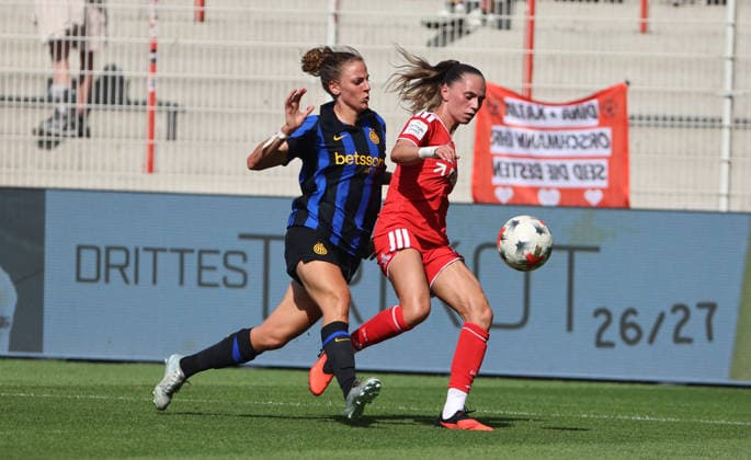 Martina Tomaselli, Jill Janssens am Ball Zweikampf Spielszene Aktion Fußball Fussball Testspiel Frauen Damen Bundesliga Saison 2026 2027 09.08.2026 1.FC Union Berlin FCU vs Inter Mailand DFL regulations prohibit any use of photographs as image sequences and or quasi-video *** Martina Tomaselli, Jill Janssens on the ball, tackle, game scene, action, sports, soccer, women s soccer, friendly match, Women s Bundesliga, 2026–2027 season, September 8, 2026, 1. FC Union Berlin (FCU) vs. Inter Milan. DFL regulations prohibit any use of photographs as image sequences and or quasi-video.