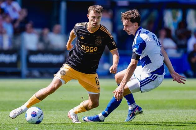 ZWOLLE , 09-08-2026 , MAC3park stadion , season 2026 2027 , Dutch Eredivisie football , match between PEC Zwolle and Ajax , picture shows Ajax player Youri Regeer, PEC Zwolle player Tobias Sommer PEC - Ajax  x205589806x Copyright: