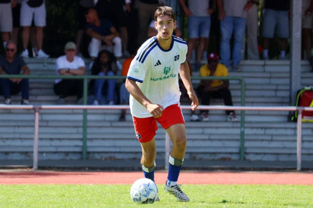 Fußball, U19, FC St. Pauli - Hamburger SV U19 DFB-Nachwuchsliga - Vorrunde Gruppe A FC St.Pauli - Hsamburger SV im Hammer Park Stadion Nico Meckien (HSV) *** U19 DFB Youth League Preliminary Round, Group A: FC St. Pauli vs. Hamburg SV at Hammer Park Stadium; Nico Meckien (HSV)