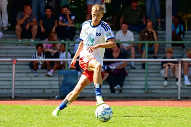 Fußball, U19, FC St. Pauli - Hamburger SV U19 DFB-Nachwuchsliga - Vorrunde Gruppe A FC St.Pauli - Hsamburger SV im Hammer Park Stadion Maximilian Schmid (HSV) *** U19 DFB Youth League Preliminary Round, Group A: FC St. Pauli vs. Hsamburger SV at Hammer Park Stadium; Maximilian Schmid (HSV)