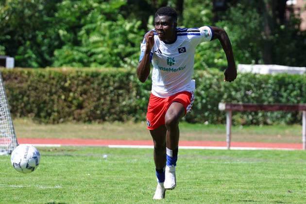 Fußball, U19, FC St. Pauli - Hamburger SV U19 DFB-Nachwuchsliga - Vorrunde Gruppe A FC St.Pauli - Hsamburger SV im Hammer Park Stadion Tyron Conraedel (HSV) *** U19 DFB Youth League Preliminary Round, Group A: FC St. Pauli vs. Hsamburger SV at Hammer Park Stadium; Tyron Conraedel (HSV)