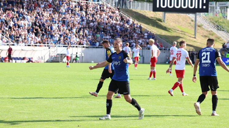 09.08.2026, xrekx, Fussball 3.Liga, 1.FC Saarbruecken - Rot-Weiss Essen v.l. Florian Pick (1. FC Saarbruecken) bejubelt den Treffer zum 4:2 (DFL DFB REGULATIONS PROHIBIT ANY USE OF PHOTOGRAPHS as IMAGE SEQUENCES and or QUASI-VIDEO) Saarbruecken *** August 9, 2026, xrekx, Soccer 3rd Division, 1 FC Saarbrücken vs. Rot-Weiss Essen, photo by Florian Pick. 1 FC Saarbrücken celebrates the goal that made it 4–2. DFL and DFB regulations prohibit any use of photographs as image sequences and or quasi-video. Saarbrücken