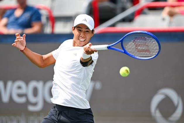 MONTREAL, QC - AUGUST 09: Learner Tien (USA) returns the ball during a fourth round match at National Bank Open on August 09, 2026 at IGA Stadium in Montreal, QC (Photo by David Kirouac Icon Sportswire) TENNIS: AUG 09 National Bank Open EDITORIAL USE ONLY Icon26080902626