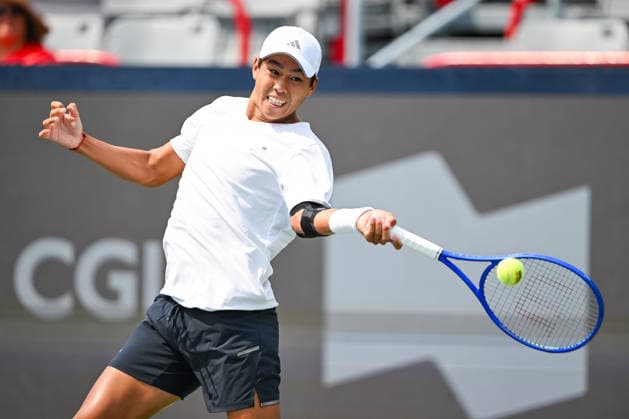 MONTREAL, QC - AUGUST 09: Learner Tien (USA) returns the ball during a fourth round match at National Bank Open on August 09, 2026 at IGA Stadium in Montreal, QC (Photo by David Kirouac Icon Sportswire) TENNIS: AUG 09 National Bank Open EDITORIAL USE ONLY Icon26080902826