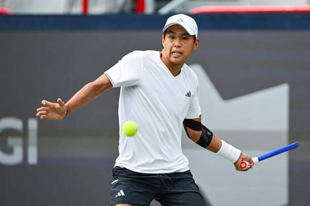 MONTREAL, QC - AUGUST 09: Learner Tien (USA) returns the ball during a fourth round match at National Bank Open on August 09, 2026 at IGA Stadium in Montreal, QC (Photo by David Kirouac Icon Sportswire) TENNIS: AUG 09 National Bank Open EDITORIAL USE ONLY Icon26080903026